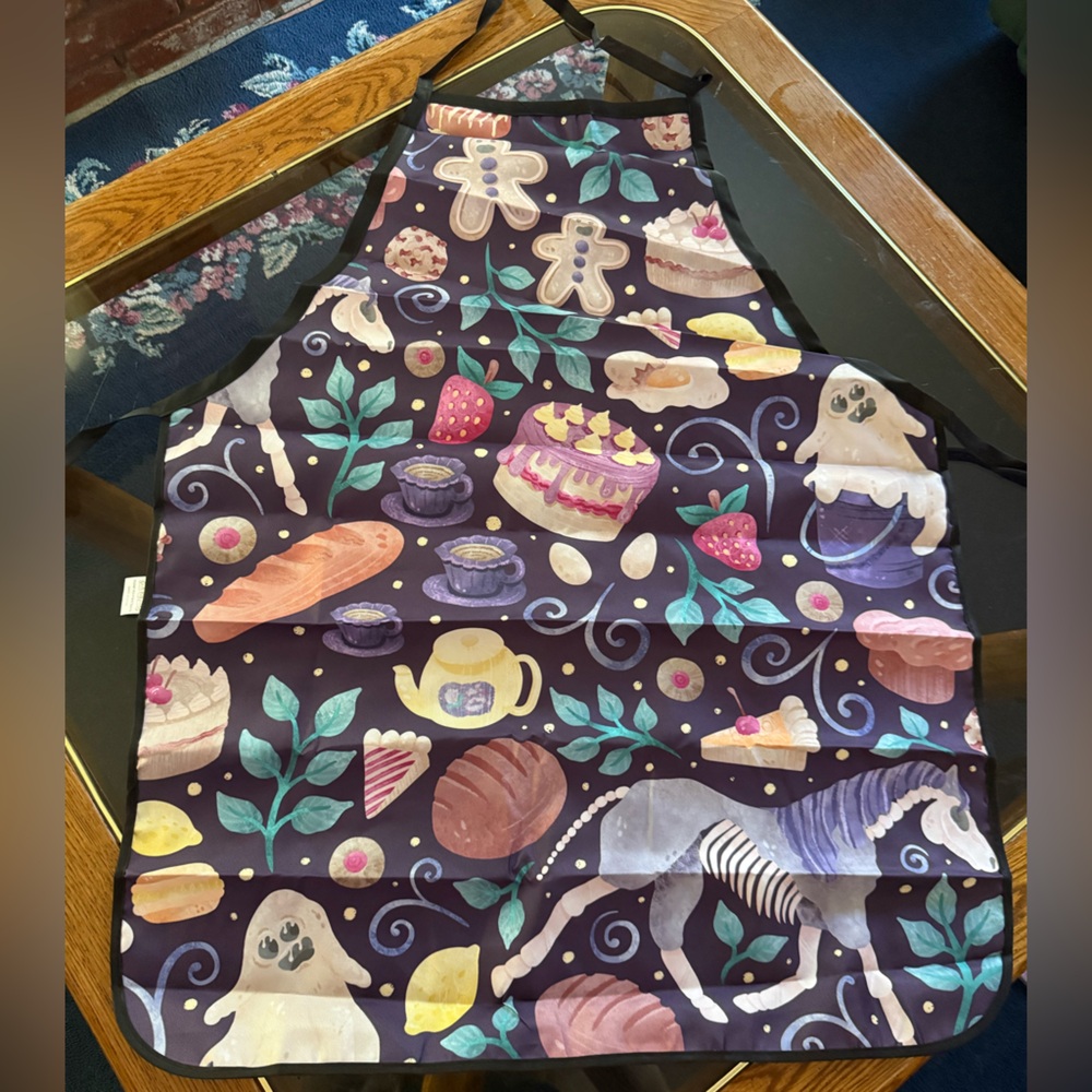 Illumicrate Cinnamon and Gingerbread Apron
